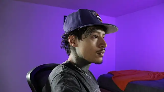 trieone's Webcam Show