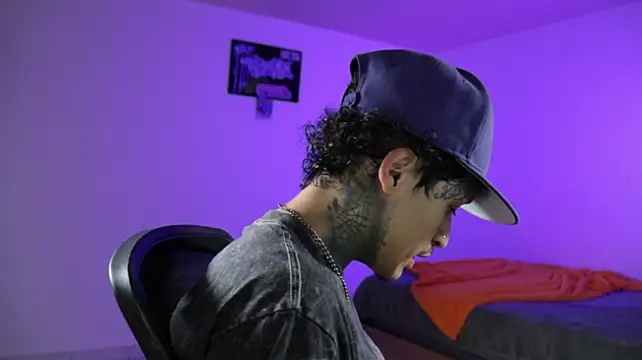trieone Webcam-Show