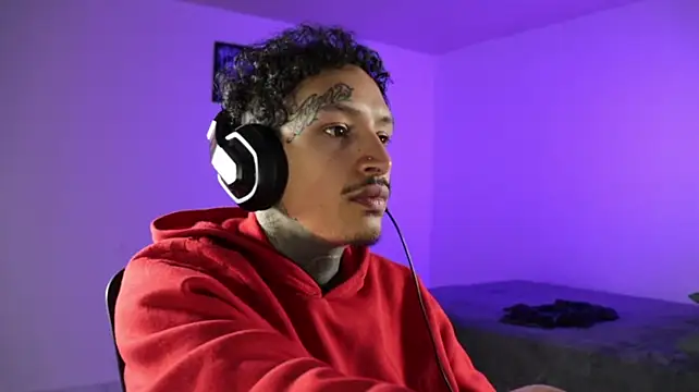 trieone's Webcam Show