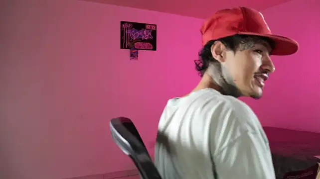 trieone webcam show