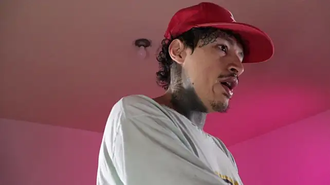 trieoneのウェブカメラショー