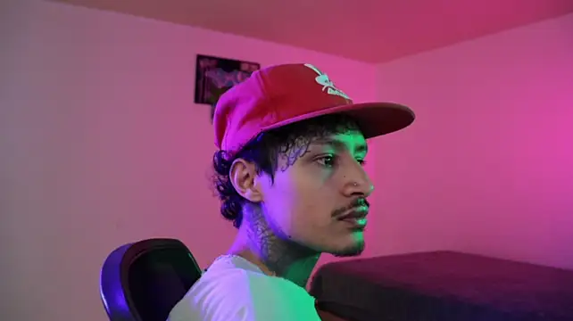trieone's Webcam Show