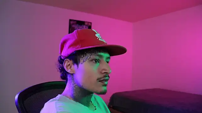 trieone's Webcam Show