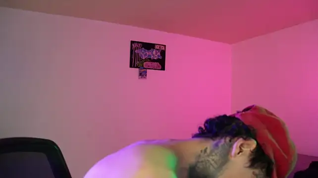 trieone webcam show