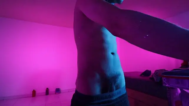 trieone Show in webcam