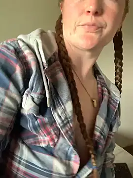 Show modela PussiesnCream_ na web-kameri
