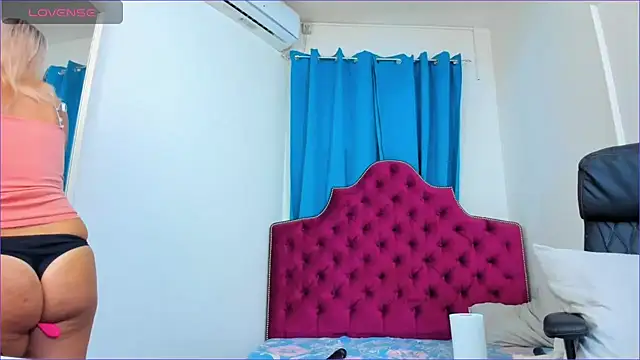 ninnadee Webcam-Show