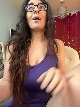Curvy_bigtitts' Live XXX Chat