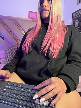 Victoria14_ Adlı Modelin Canlı XXX Sohbeti