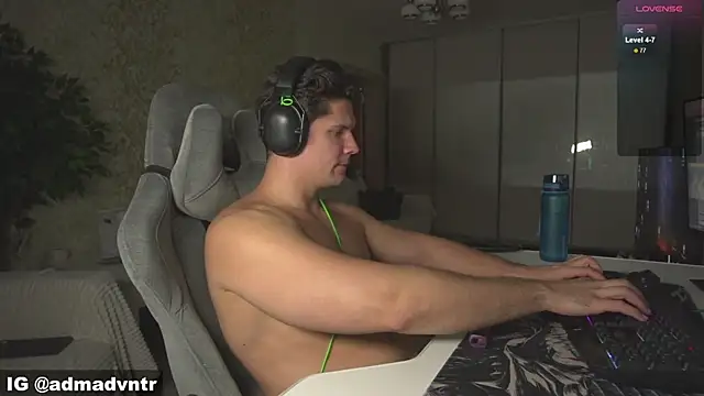 Rus_adventure7's Webcam Show