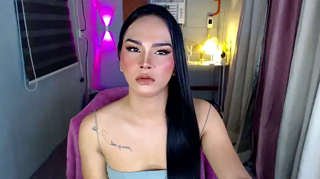 Emilda_Slut Pertunjukan Webcam