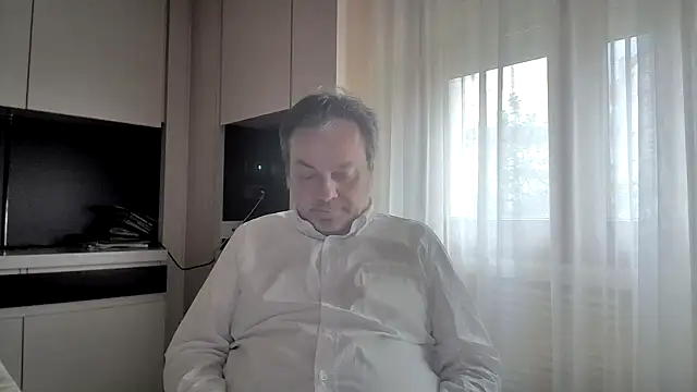 polloiw Show in webcam