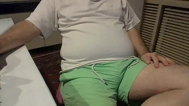 polloiw Webcam show