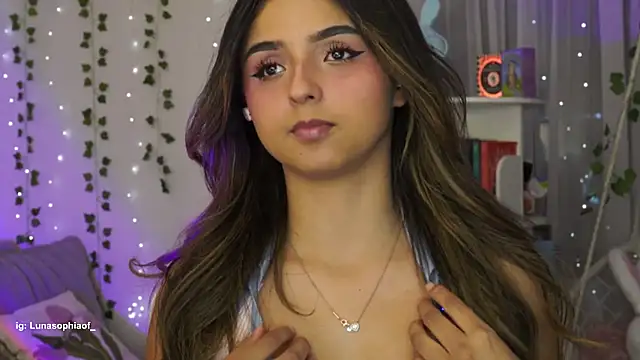 LunaSophia_'s Live XXX Chat
