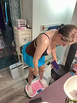 lolabunny9 Show in webcam