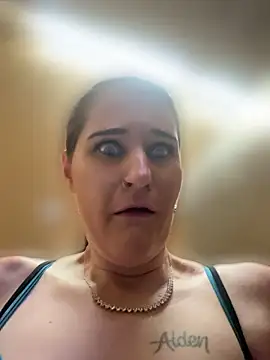 lolabunny9's Webcam Show