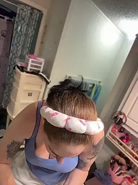 lolabunny9 Show in webcam