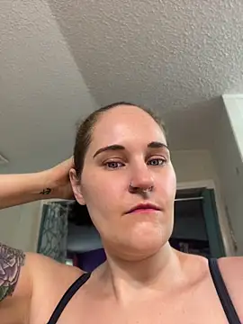 lolabunny9 Show in webcam
