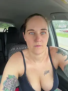 lolabunny9 Show in webcam