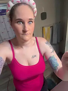lolabunny9 Show in webcam
