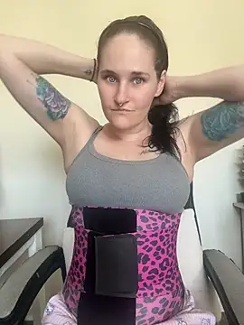 lolabunny9 Show in webcam