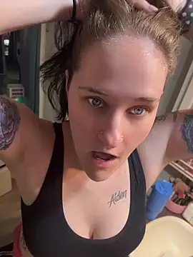 lolabunny9's Webcam Show
