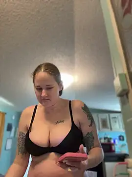 lolabunny9 Show in webcam