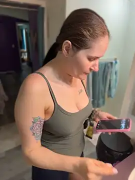 lolabunny9's Webcam Show