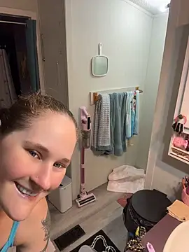 lolabunny9 Show in webcam