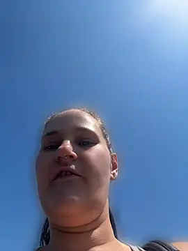 lolabunny9: διαδικτυακό σόου στην κάμερα