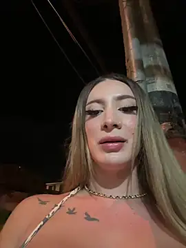 bunny_bicht: διαδικτυακό σόου στην κάμερα