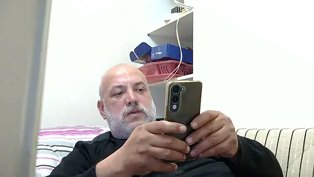 husoizmir's Live XXX Chat