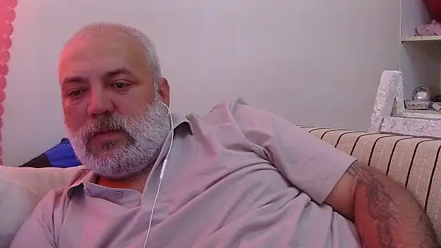 husoizmir: διαδικτυακό σόου στην κάμερα
