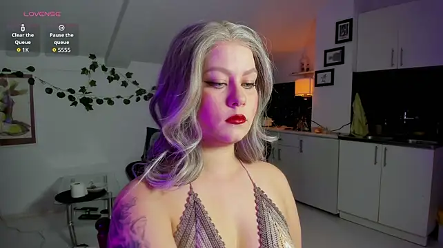 AmiableMuffleGirl Webcam-Show