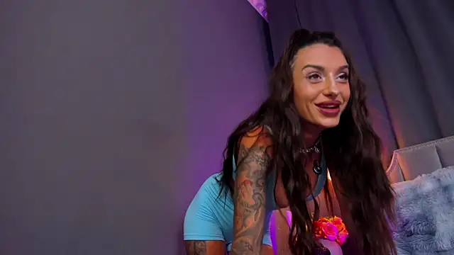 Show modela SonyaParker na web-kameri