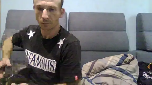 Webkamerová show chceciedalsiebie