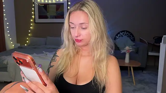 _Kiss_me_hard_n Live XXX chat