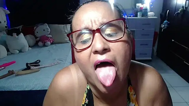 pervert_mommy_ Webcamshow