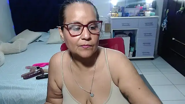 pervert_mommy_ – Naživo XXX chat