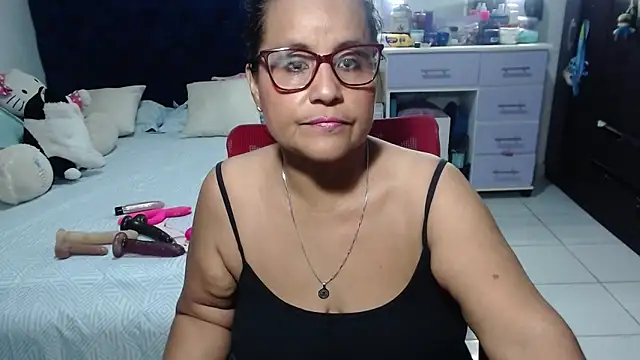 pervert_mommy_'s Webcam Show