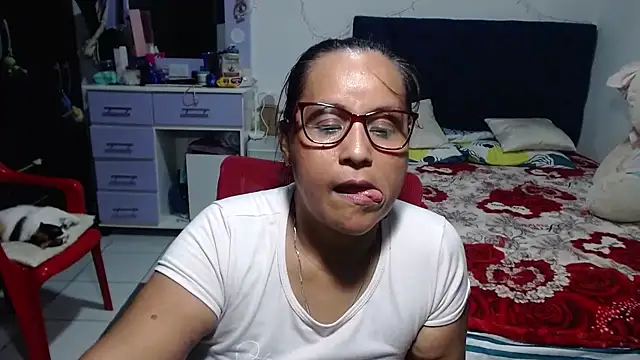 pervert_mommy_'s Live XXX Chat