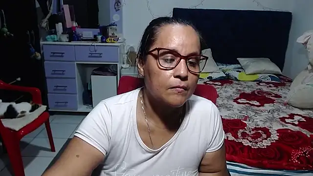 pervert_mommy_'s Live XXX Chat