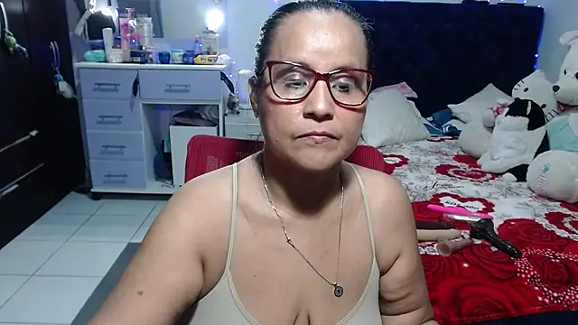 pervert_mommy_'s Live XXX Chat