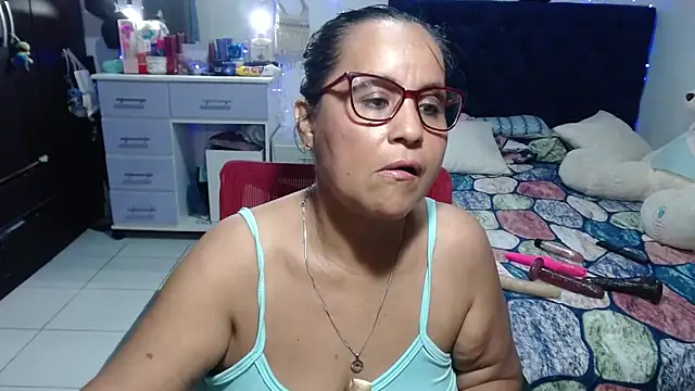 pervert_mommy_ élő XXX-chatje