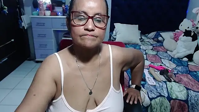 pervert_mommy_ Adlı Modelin Canlı XXX Sohbeti