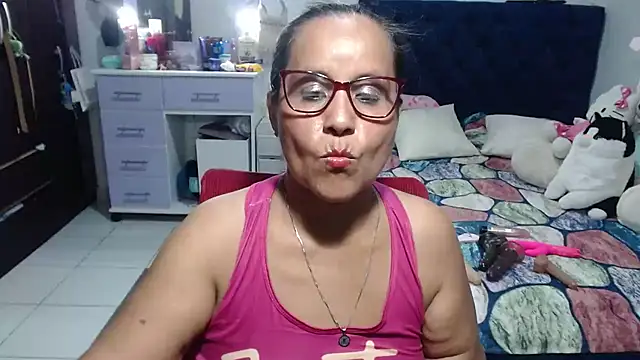 pervert_mommy_ Adlı Modelin Web Kamerası Şovu