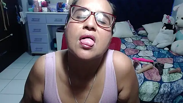 pervert_mommy_'s Live XXX Chat