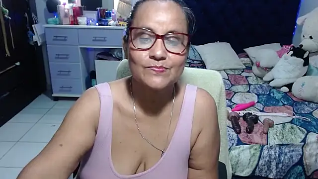 pervert_mommy_'s Webcam Show