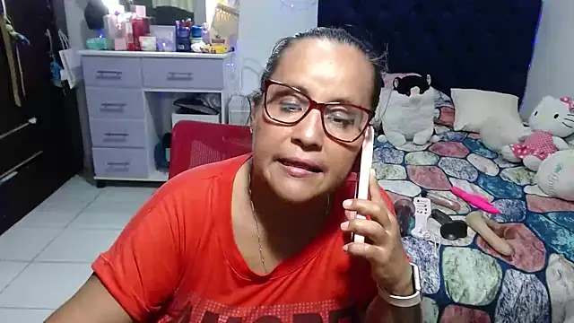 pervert_mommy_ Adlı Modelin Canlı XXX Sohbeti