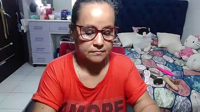 pervert_mommy_ Show in webcam